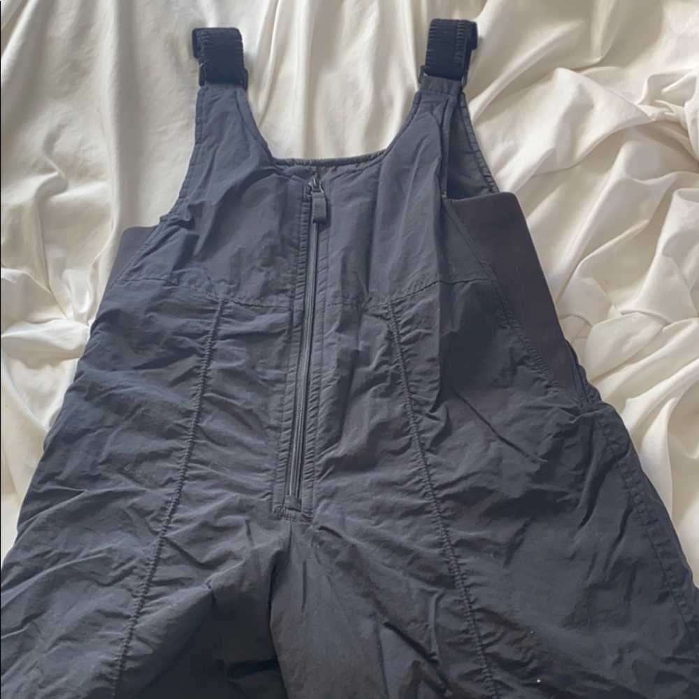 Head snowpants size small